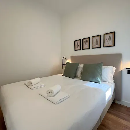 U-nique Balmes Iii Apartman