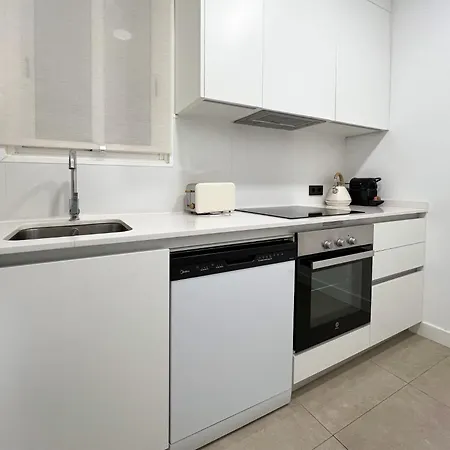 U-nique Balmes Iii Apartman